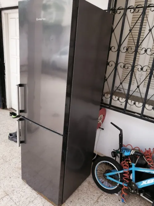 Réfrigérateur ARISTON inox 400 no frost