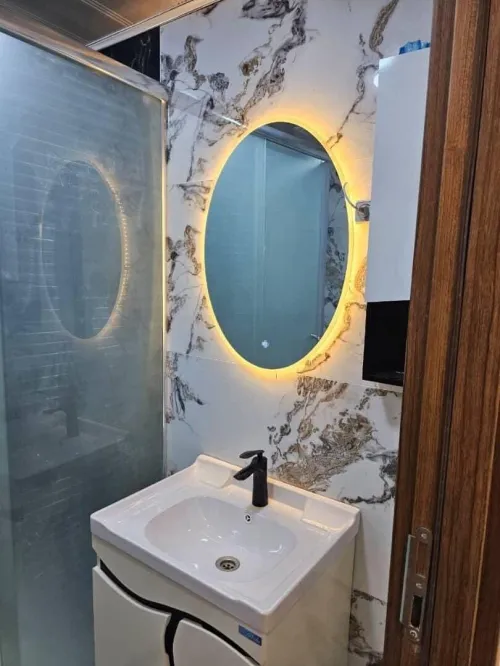 Un maçon qualifié spécialisé en douche et sanitaire