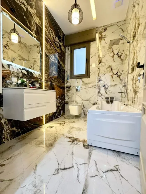 Un maçon qualifié spécialisé en douche et sanitaire