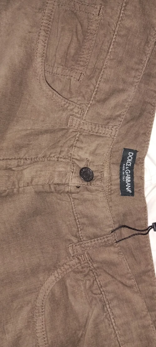 pantalon femme de la célèbre marque de luxe italienne Dolce & Gabban.