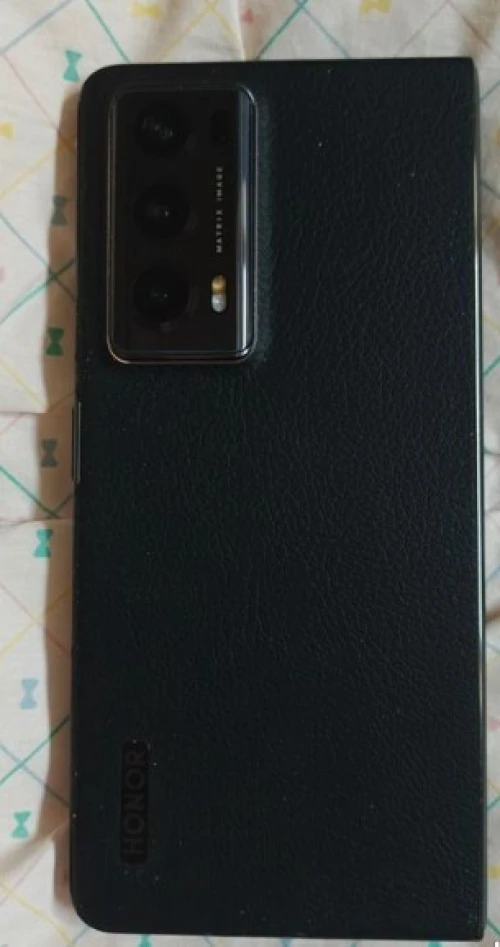 Honor Magic V2