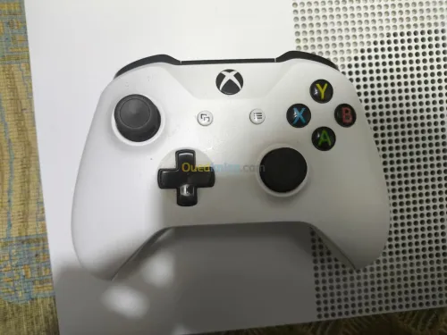 Xbox one s edition 2019 fih game pass 2 mois w  2 CD cod WW2 w cod vanguard bih bdozano