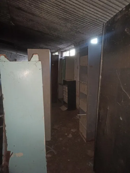 Lot affaire طاولات - كراسي - معدات طبية - ...