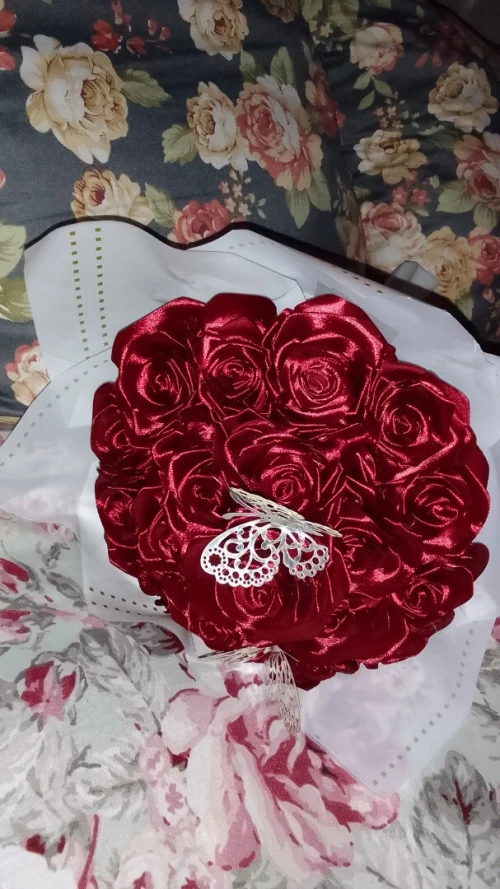 Bouquet de fleurs en satin 