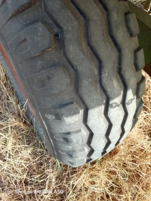 remarque 2TON SFT 2015 et charrue 3 sock
