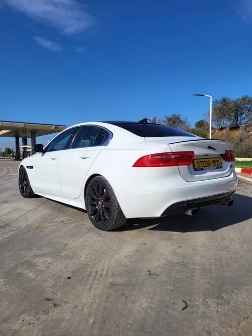 Jaguar Xe 2018 Simple