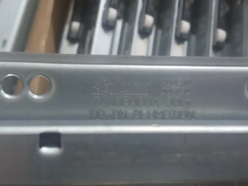 Tiroirs blum antaro avec système Tip-on 