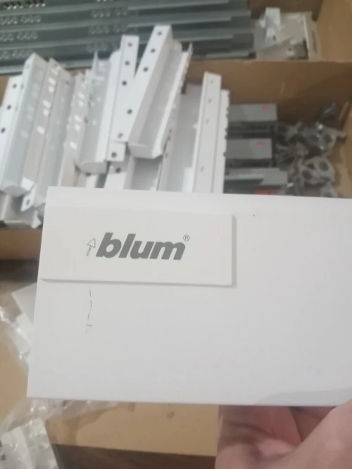 Tiroirs blum antaro avec système Tip-on 