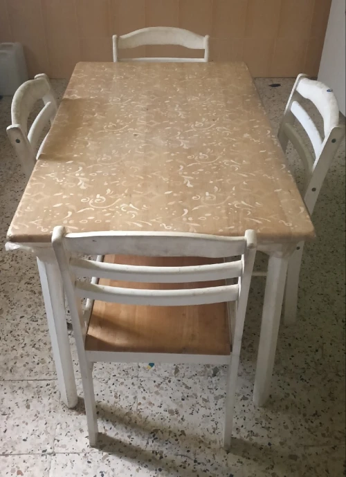 Table 4 chaises