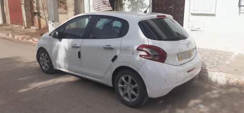 Peugeot 208 2015 Active