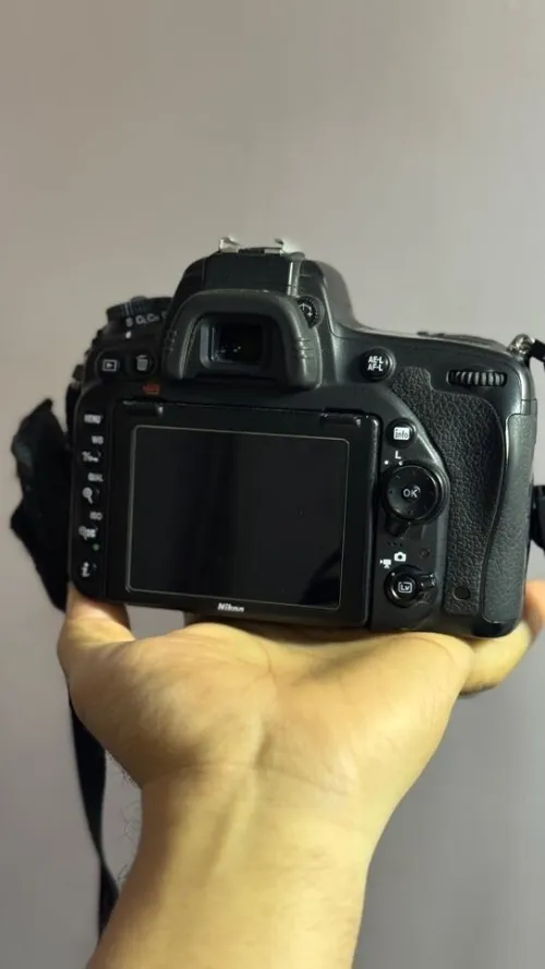 D750
