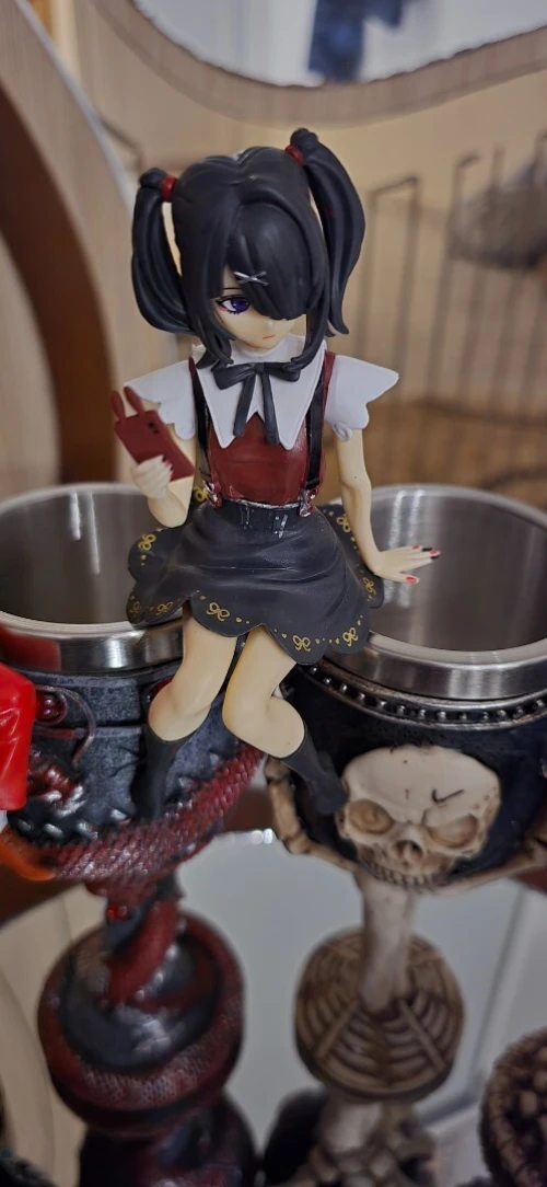 Des figurine et tasses