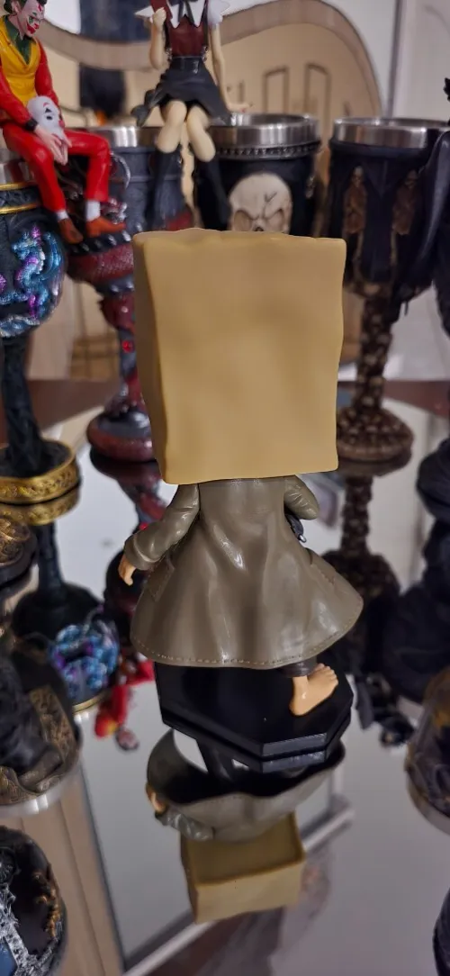 Des figurine et tasses