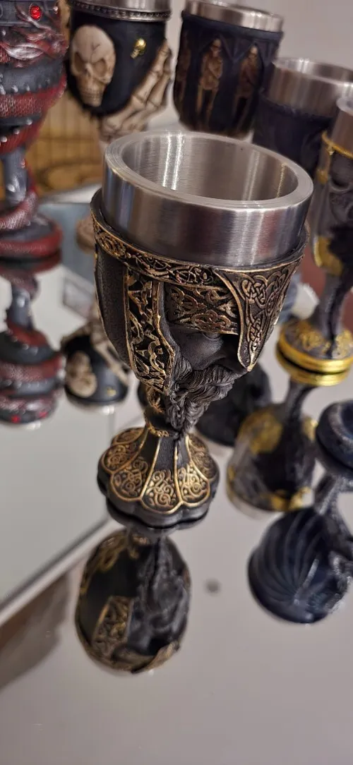 Des figurine et tasses