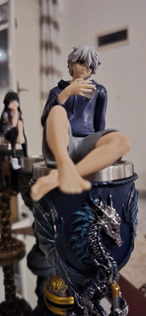 Des figurine et tasses