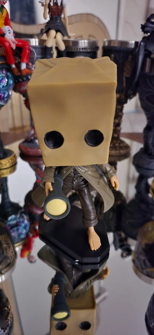Des figurine et tasses