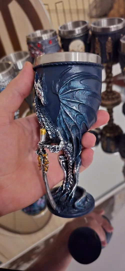 Des figurine et tasses