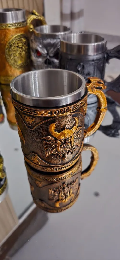 Des figurine et tasses
