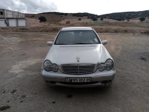 Mercedes . 2002 .110