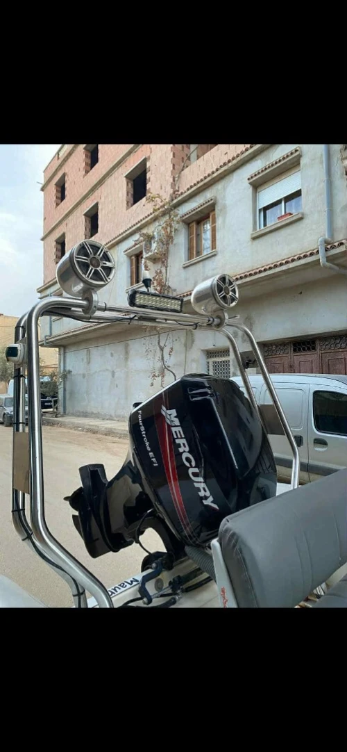 Semi rigide valiant 520 avec mercure 60