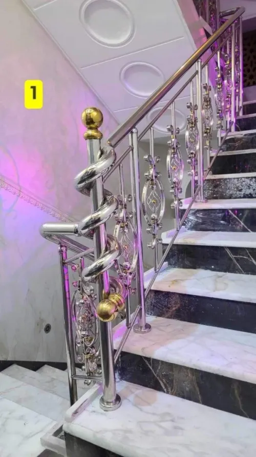 Rampe d'escalier en inox garde-corps en verre cabine de douche