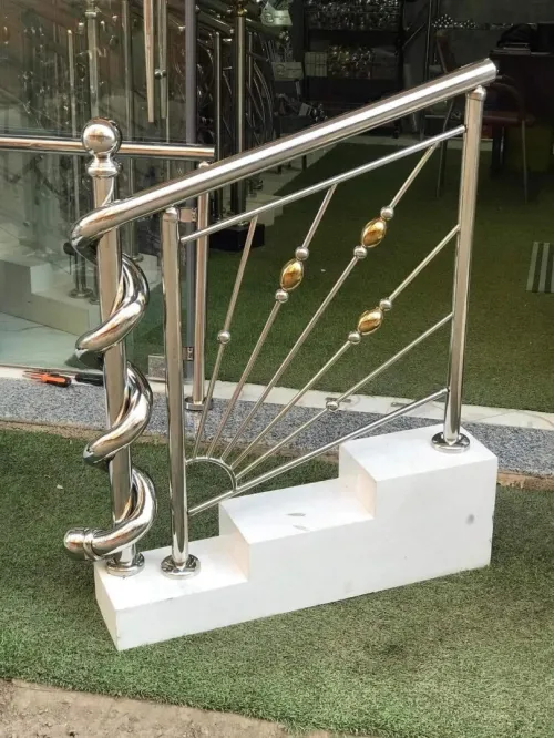Rampe d'escalier en inox garde-corps en verre cabine de douche