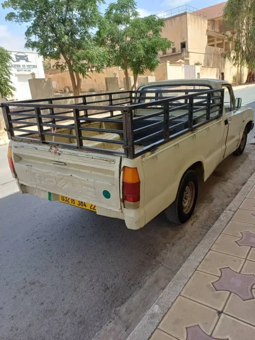 Mazda 323 1984 323