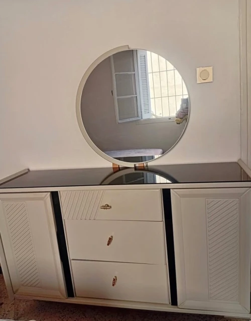 Chambre a coucher avec lustre 