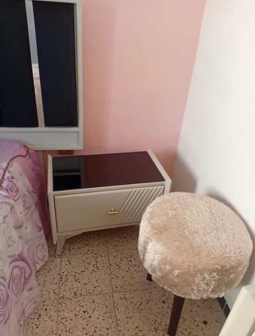 Chambre a coucher avec lustre 