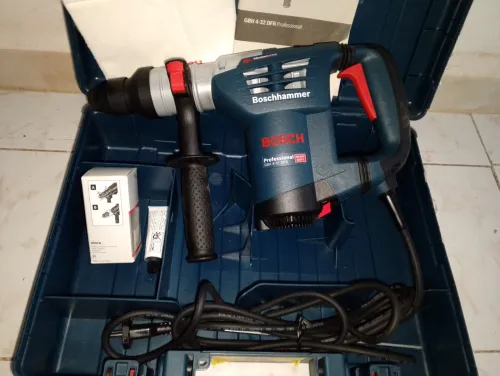 MARTEAU PERFORATEUR 32 900 W BOSCH