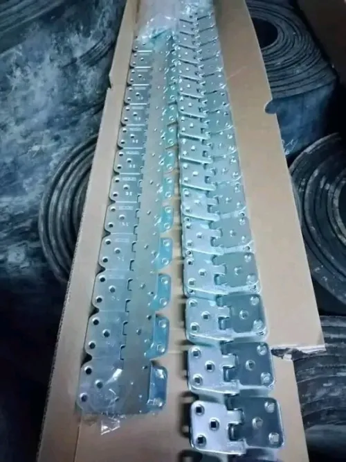Agrafes métalliques pour jonctions