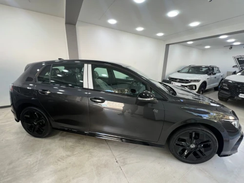 Volkswagen Golf 8.5 2026 Full option kit black