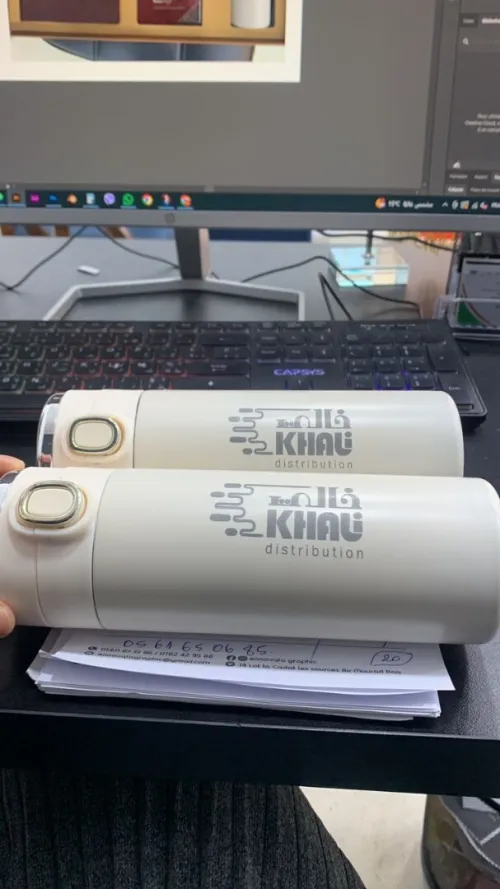 Cadeaux Fin d'année et Objets Publicitaires : Gourde , flash disk , porte clés ...