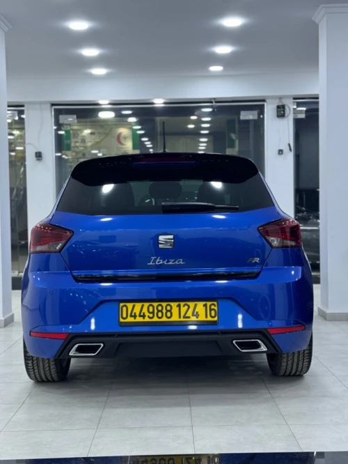 LOCATION DE VOITURE