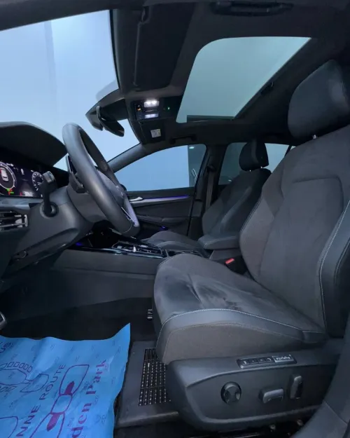 LOCATION DE VOITURE