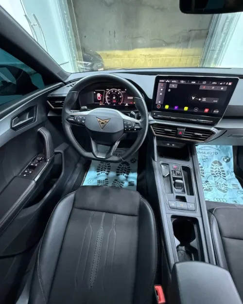 LOCATION DE VOITURE DE LUX