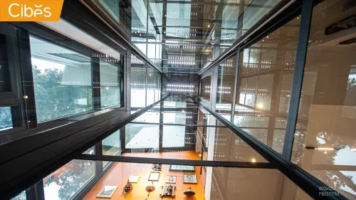  Ascenseurs sur mesure  Installation et Vente | VIP LIFT 