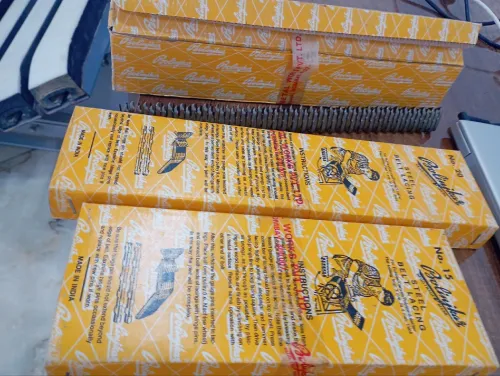 Jonction agrafe accrochet pour bande légere 