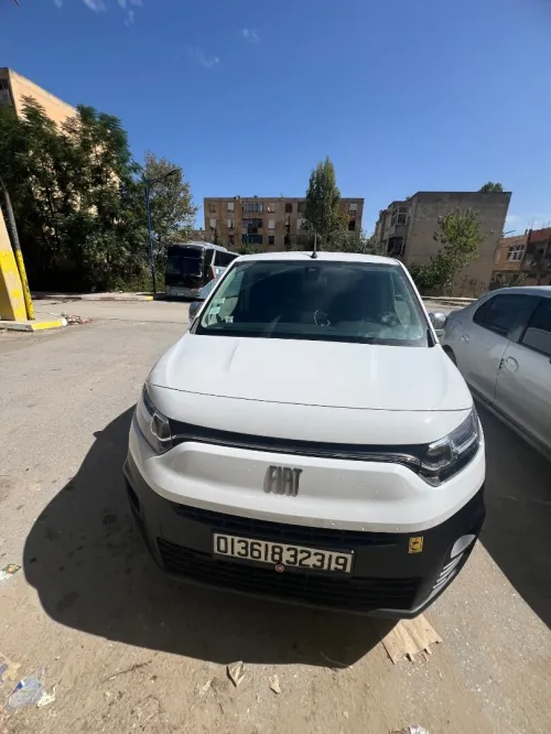 Fiat Doblo 2023 Italien