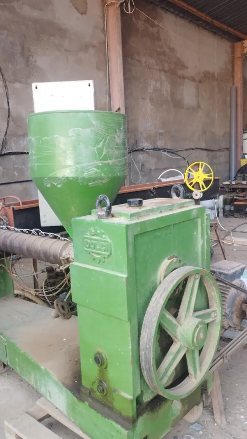 Machine Extrudeuse vise 65 tuyau
