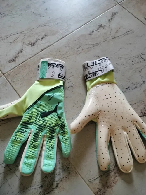 Gants de gardien Puma Ultra originaux