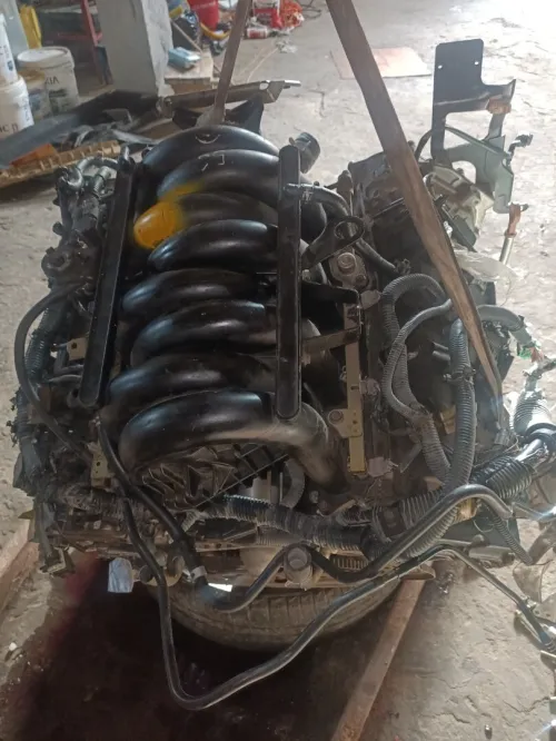 Moteur essence pour armada V8