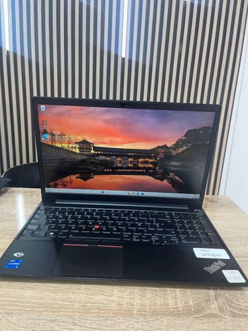 Lenovo thinkpad E15 i5-12eme 8/256ssd nvme ecran 15.6 full hd 