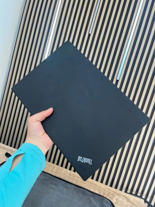 Lenovo thinkpad T490s