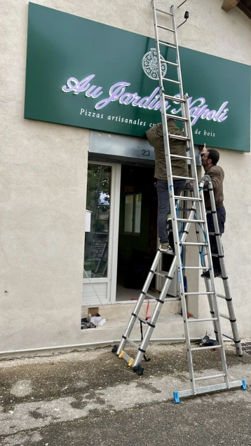 Réparation panneau publicitaire