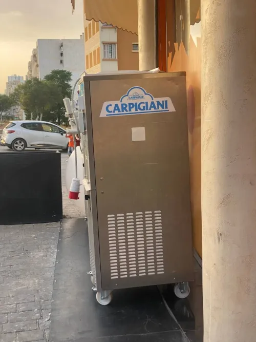 2 machine a glace soft Carpigiani & 1 machine Excellence