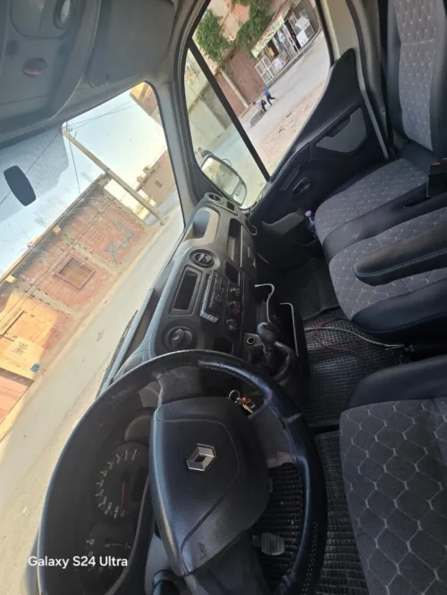 Renault master 2012