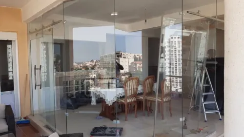 Cabine de douche et vitrines en verre trempé 