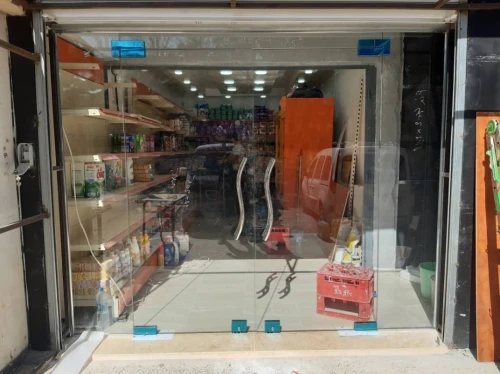 Cabine de douche et vitrines en verre trempé 