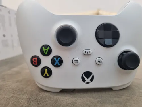 Xbox series s 512GB avec 3 mois gamepass ultimate